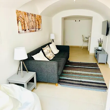 Renovated With Small Garden In Ajuda Apartment Lisbon