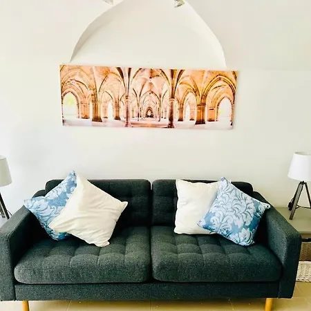 Renovated With Small Garden In Ajuda Apartment *