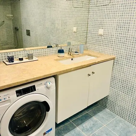 Renovated With Small Garden In Ajuda * Lisbona